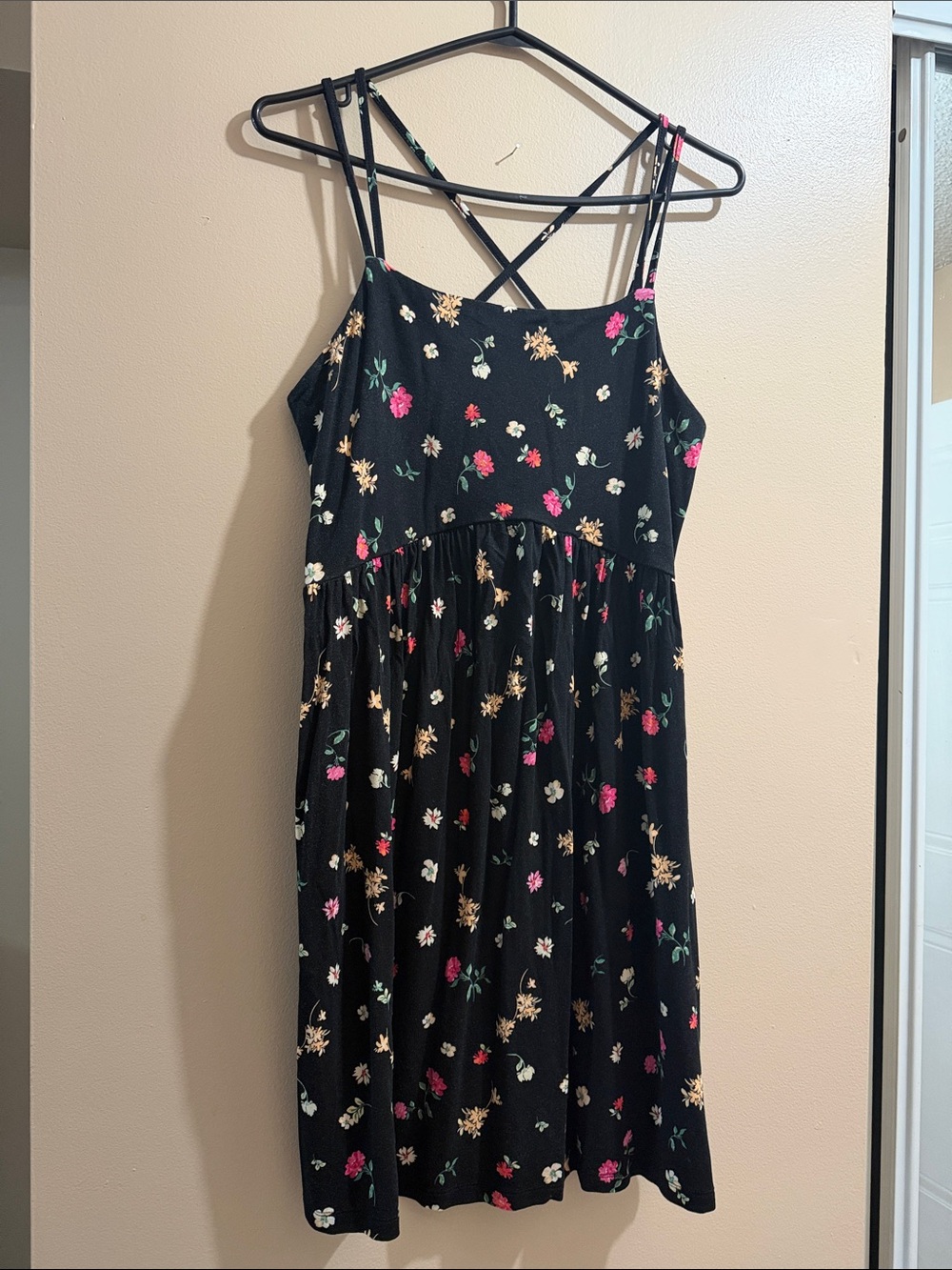 Women’s Black Floral Strappy Sundress